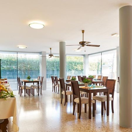 G/Hotel Lignano Lignano Sabbiadoro Luaran gambar